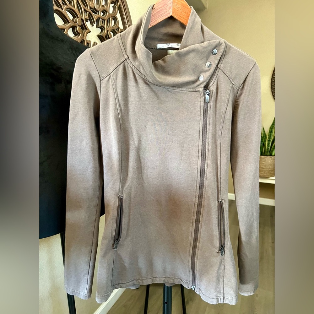 Athleta Taupe Athletic Wear